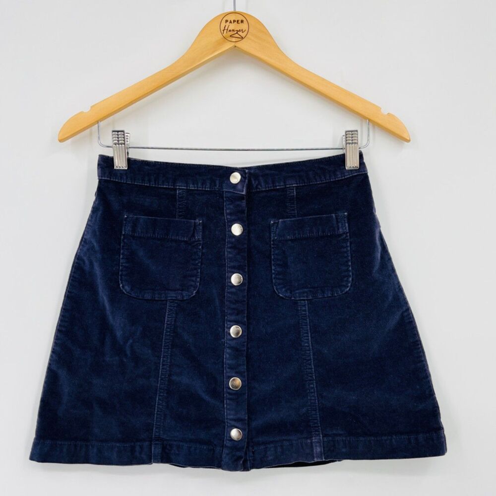Urban Outfitters Velveteen Snap Front Mini Skirt in Navy, Size Small, Preppy - Picture 1 of 6
